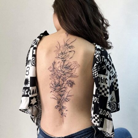 Tattoo feminina @luizcolussotattoo - Luiz Guilherme Colusso