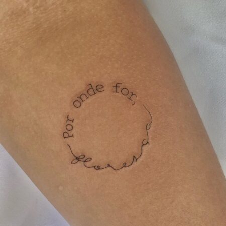 Tattoo feminina @studio_ktatto - karol tattoo