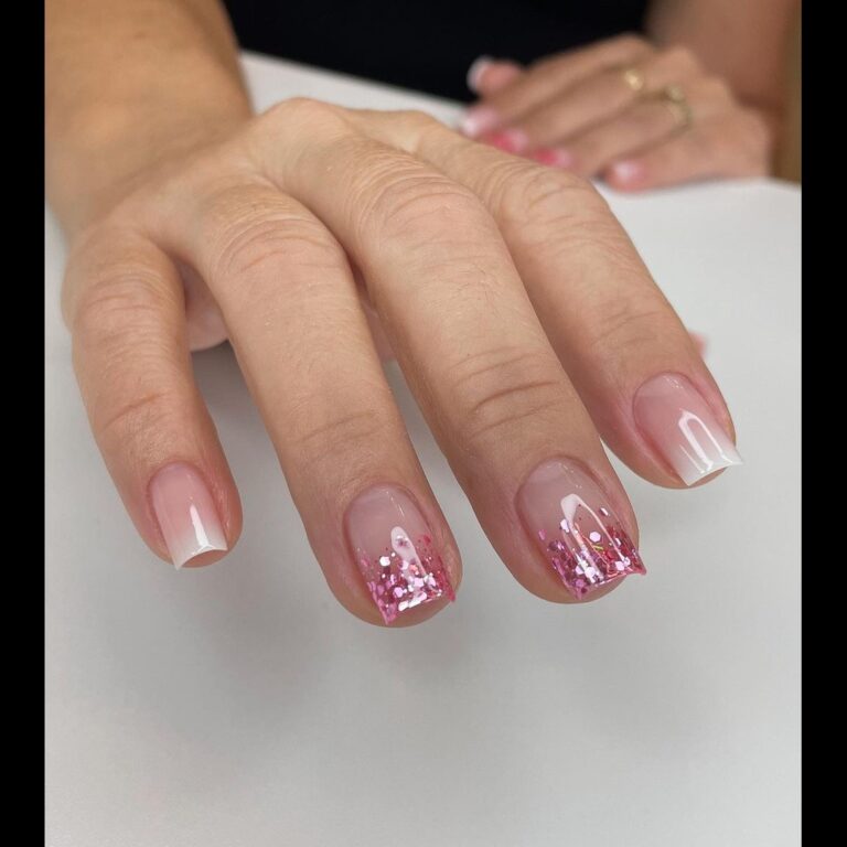 Unha de gel: +100 fotos para inspirar a próxima esmaltação!